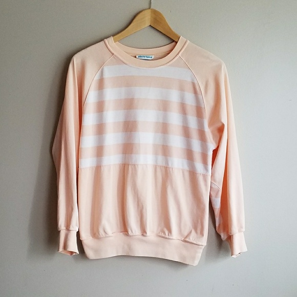 Vintage Tops - | Vintage  | adorable light long sleeve top